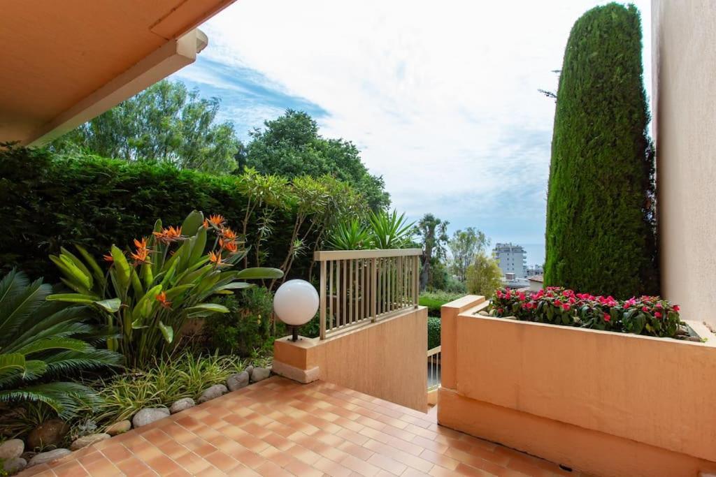 Aparthotel Riviera - La Terrasse De Clairefontaine - Fabron Nizza Kültér fotó